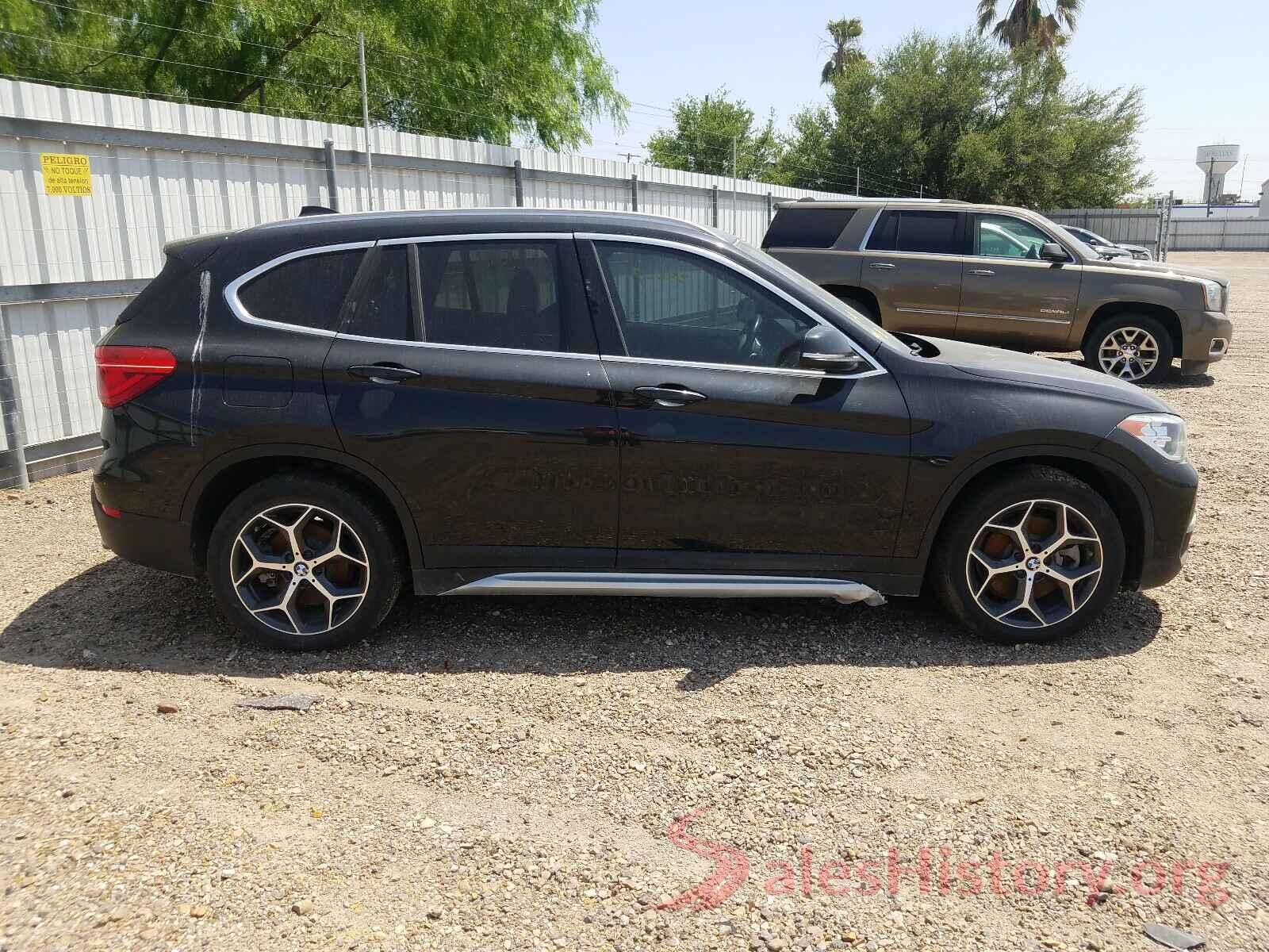 WBXHT3C36J5L32923 2018 BMW X1