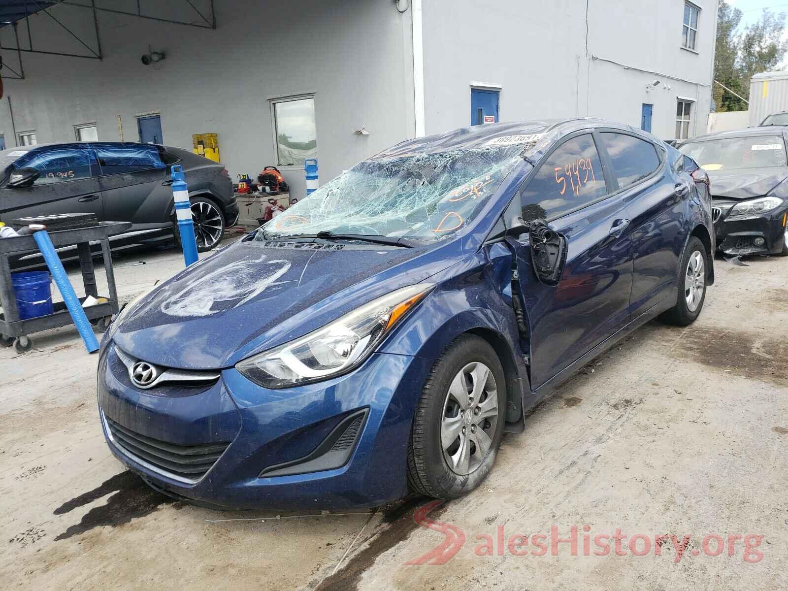 5NPDH4AE9GH736010 2016 HYUNDAI ELANTRA