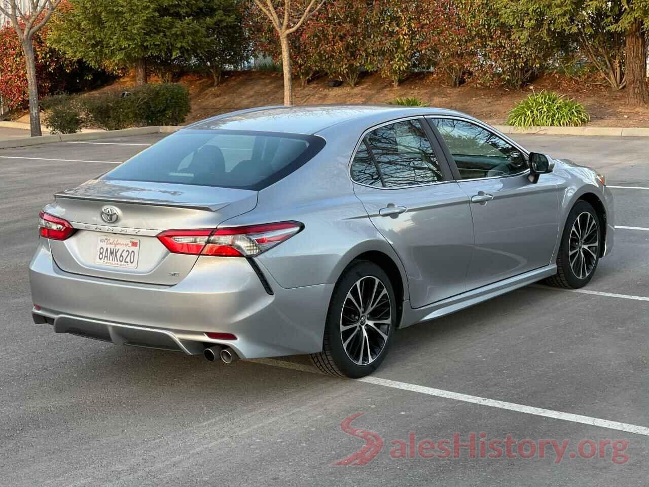 4T1B11HK0JU517371 2018 TOYOTA CAMRY