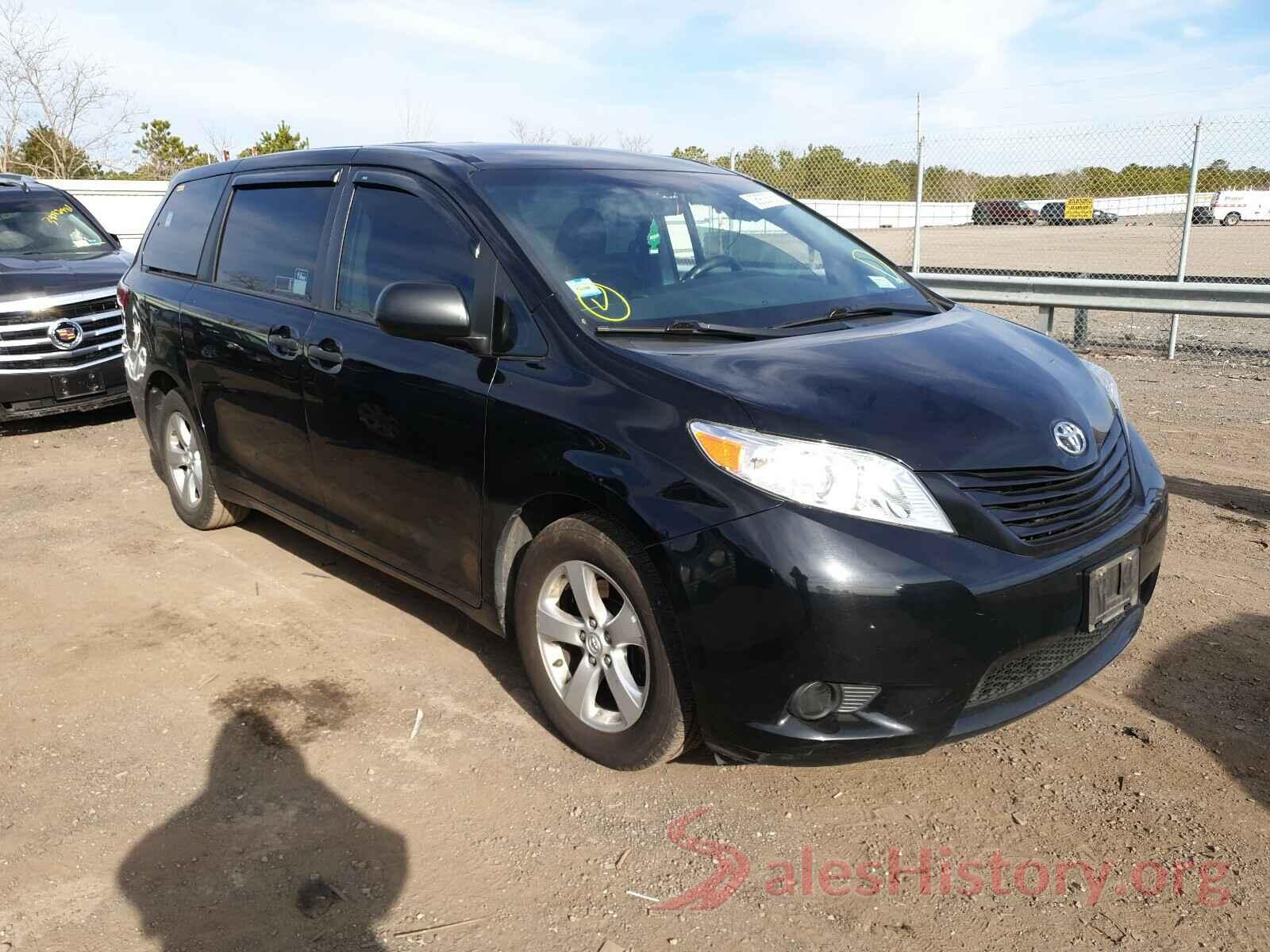 5TDZZ3DC0HS828464 2017 TOYOTA SIENNA