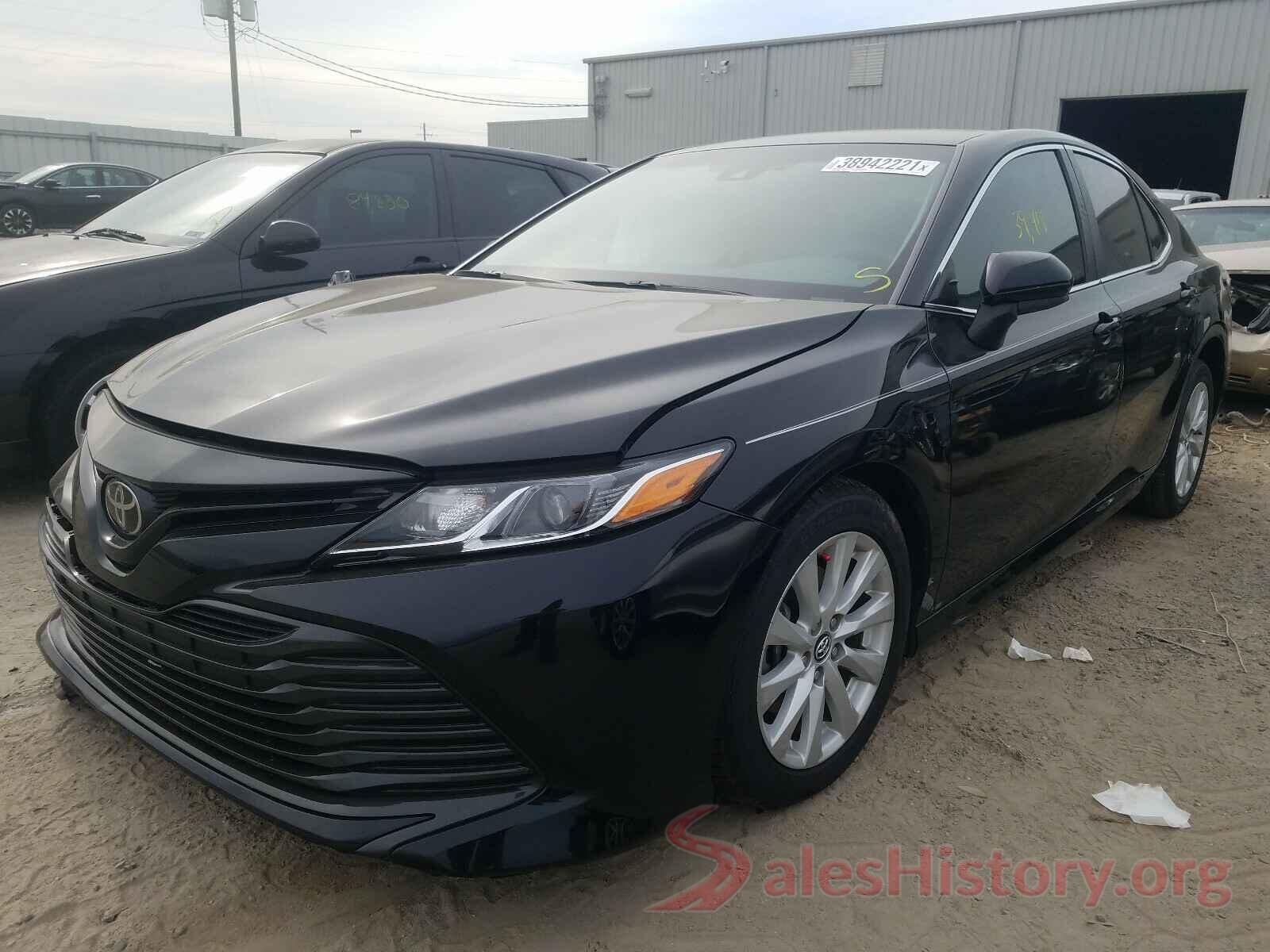 4T1B11HK3JU633325 2018 TOYOTA CAMRY