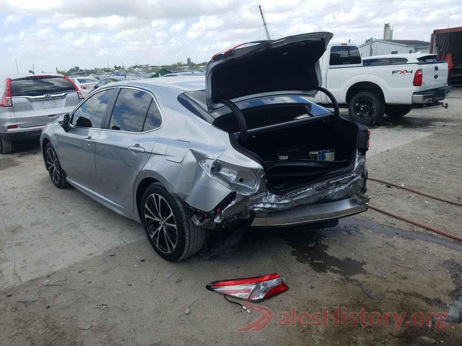 4T1B11HKXJU662062 2018 TOYOTA CAMRY