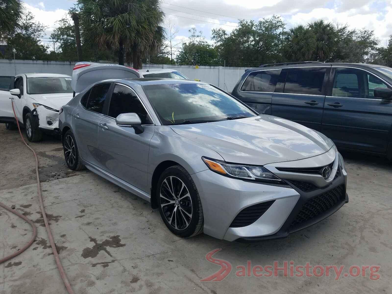 4T1B11HKXJU662062 2018 TOYOTA CAMRY