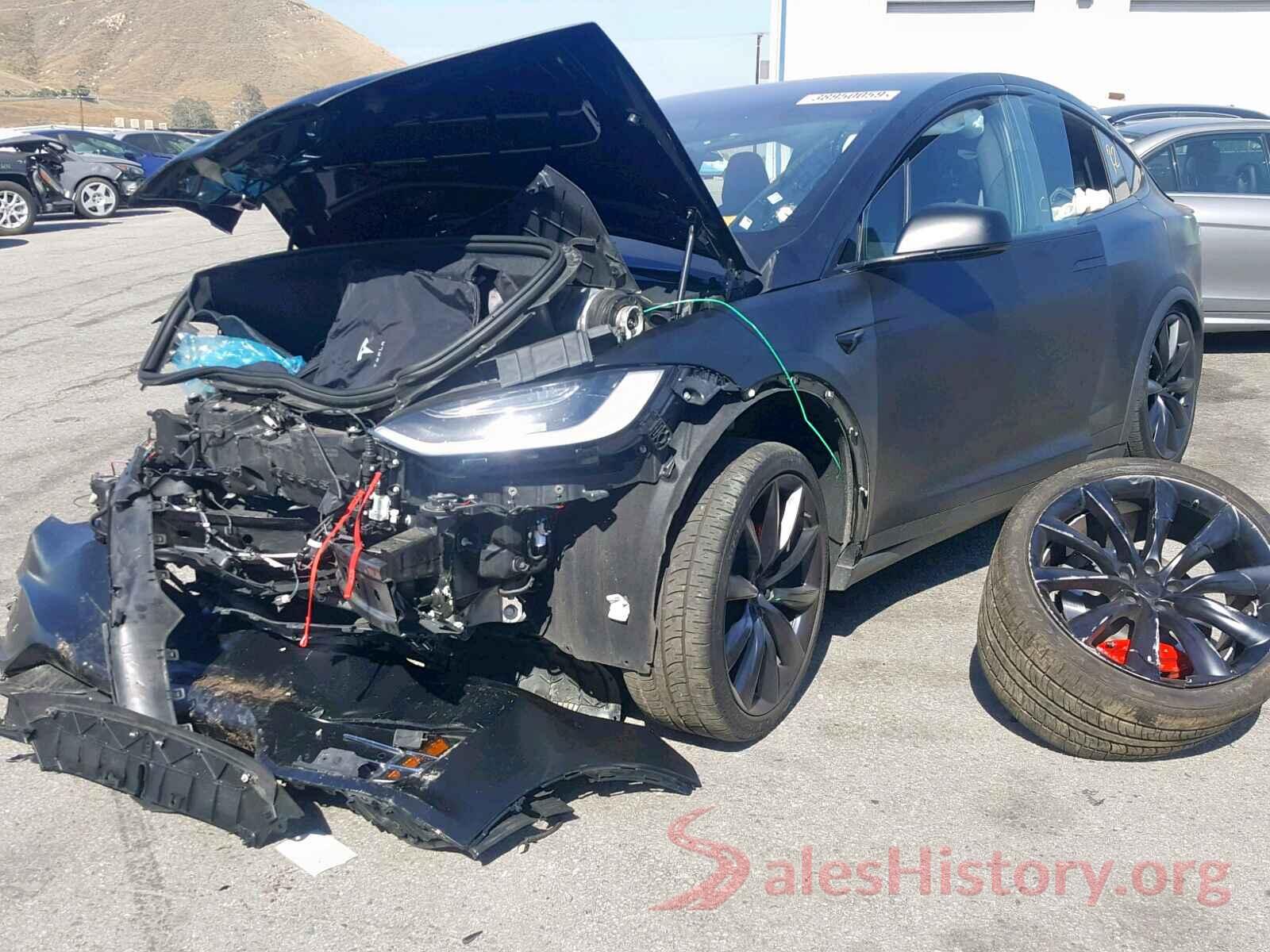 5YJXCBE46JF093784 2018 TESLA MODEL X