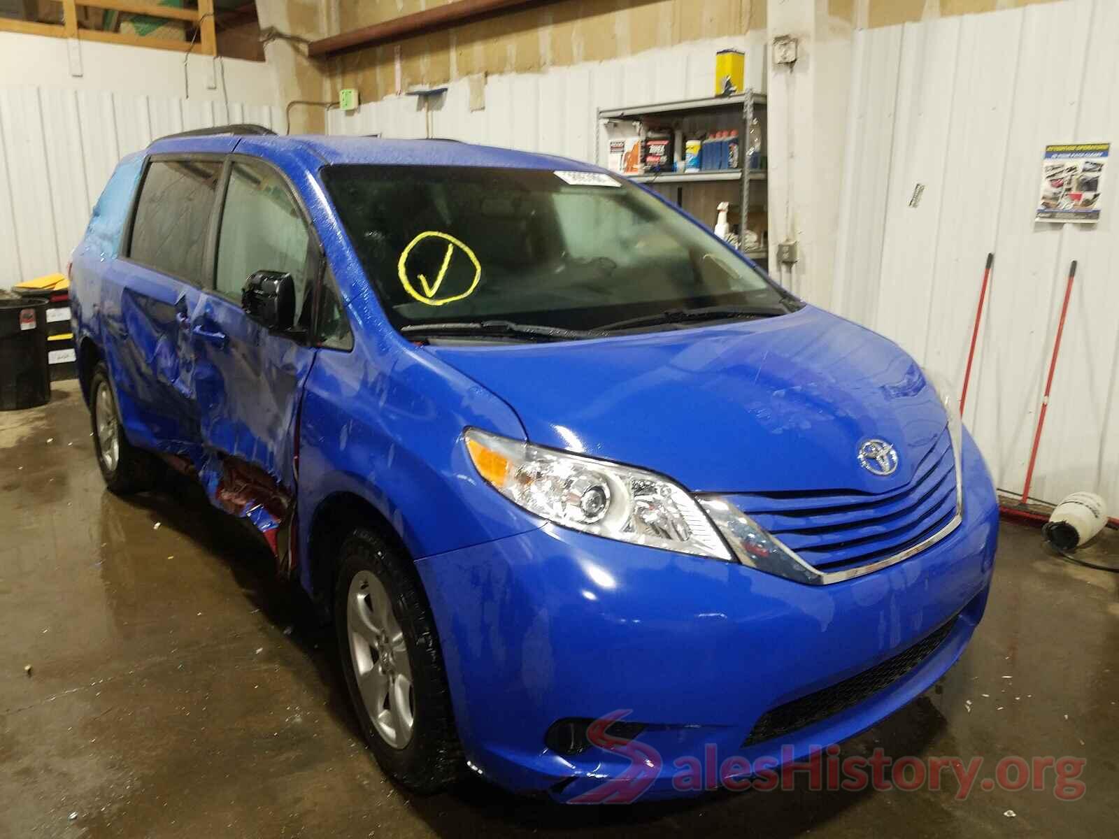 5TDKZ3DC1HS867033 2017 TOYOTA SIENNA