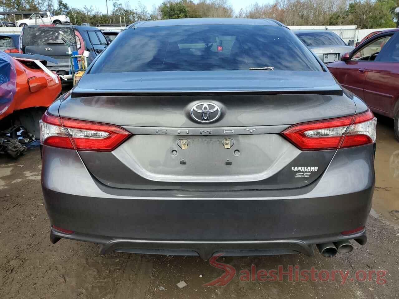 4T1B11HK8JU631375 2018 TOYOTA CAMRY