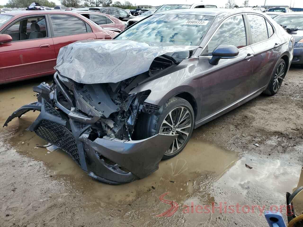 4T1B11HK8JU631375 2018 TOYOTA CAMRY