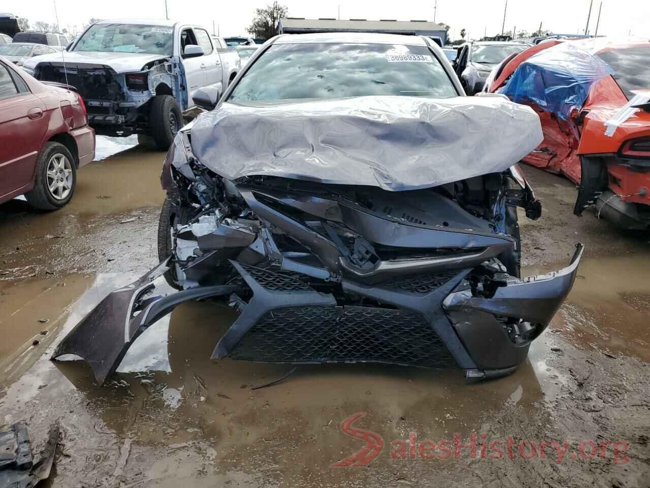 4T1B11HK8JU631375 2018 TOYOTA CAMRY