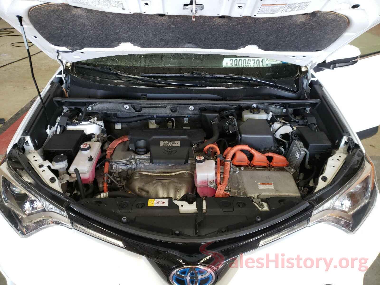 JTMRJREV6HD079692 2017 TOYOTA RAV4