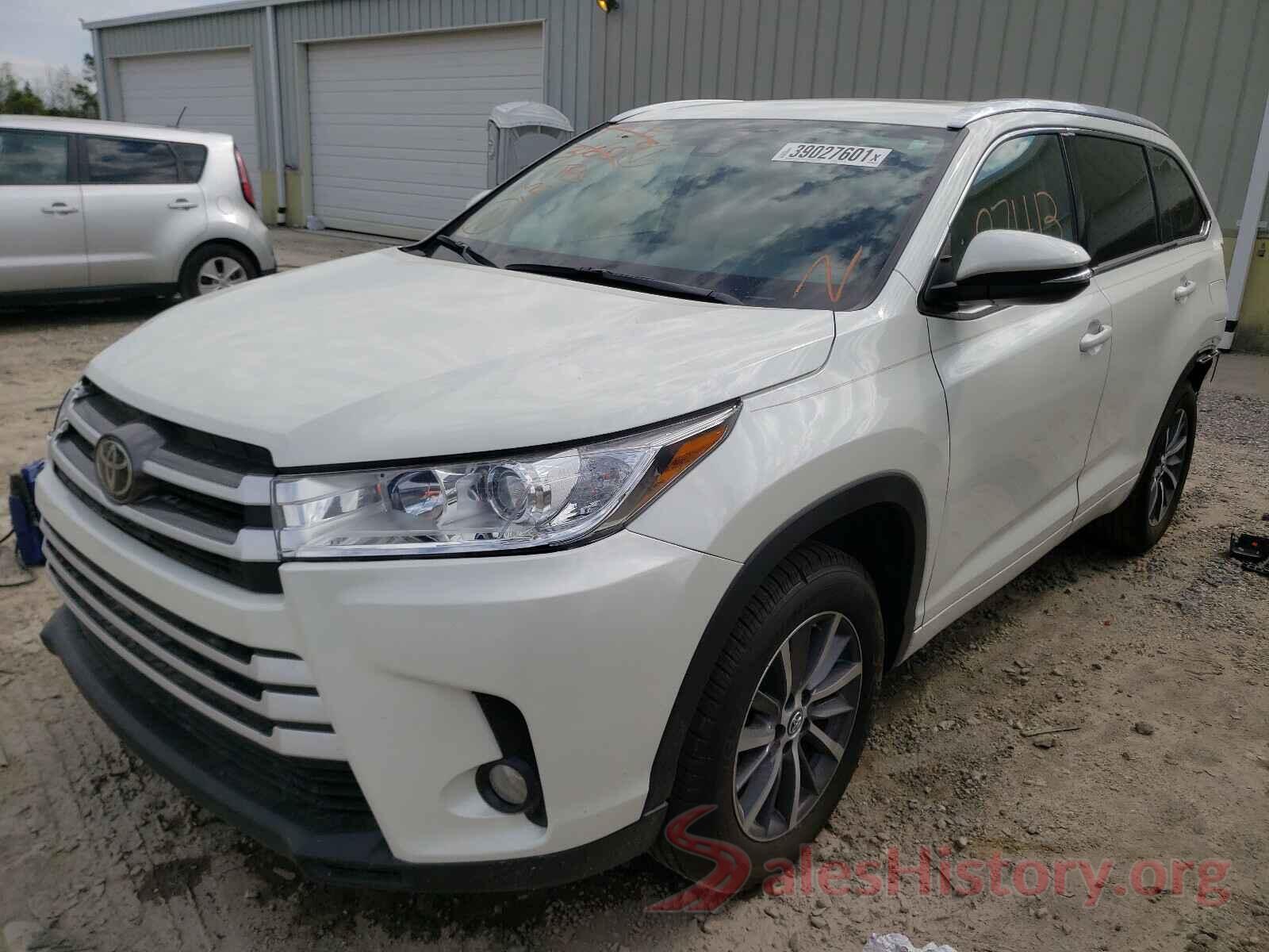 5TDKZRFH9JS529493 2018 TOYOTA HIGHLANDER