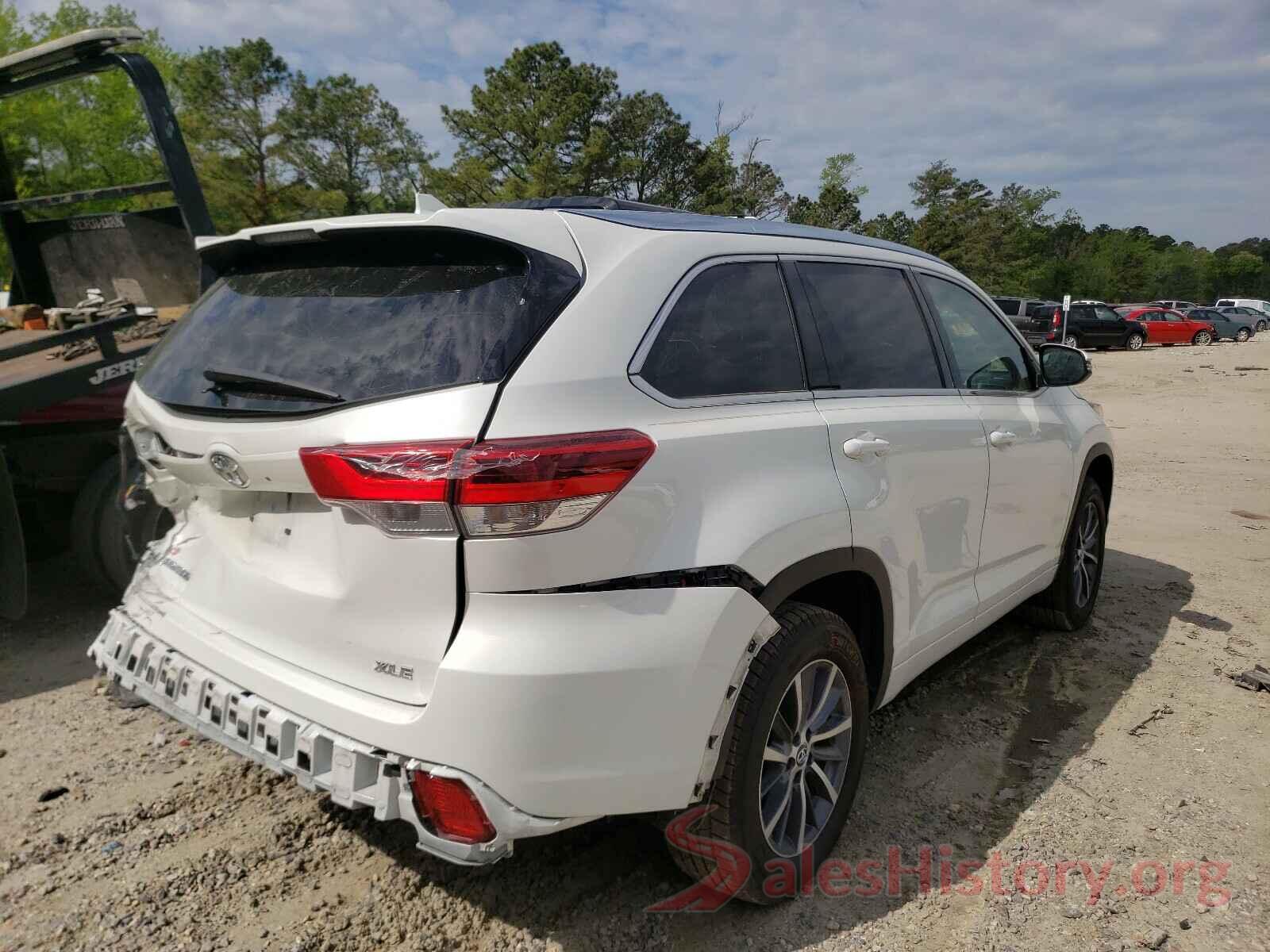 5TDKZRFH9JS529493 2018 TOYOTA HIGHLANDER