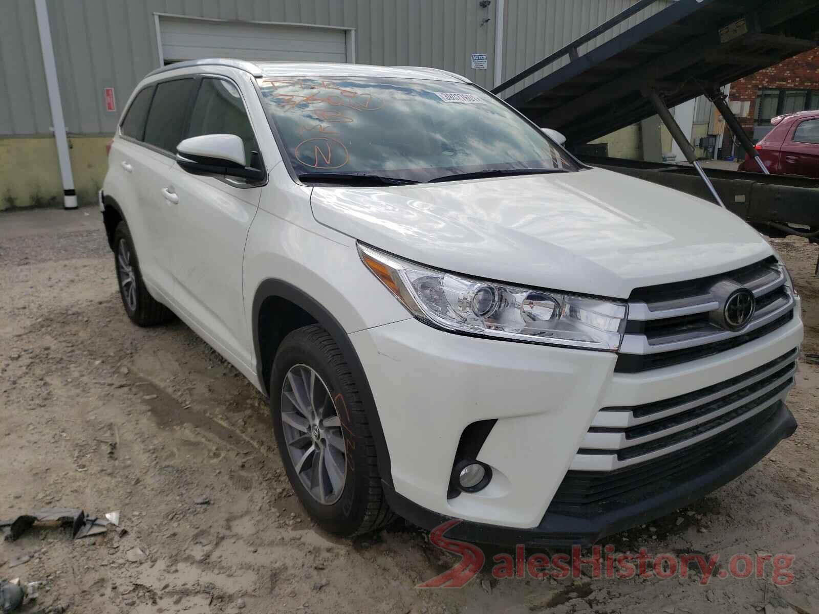 5TDKZRFH9JS529493 2018 TOYOTA HIGHLANDER