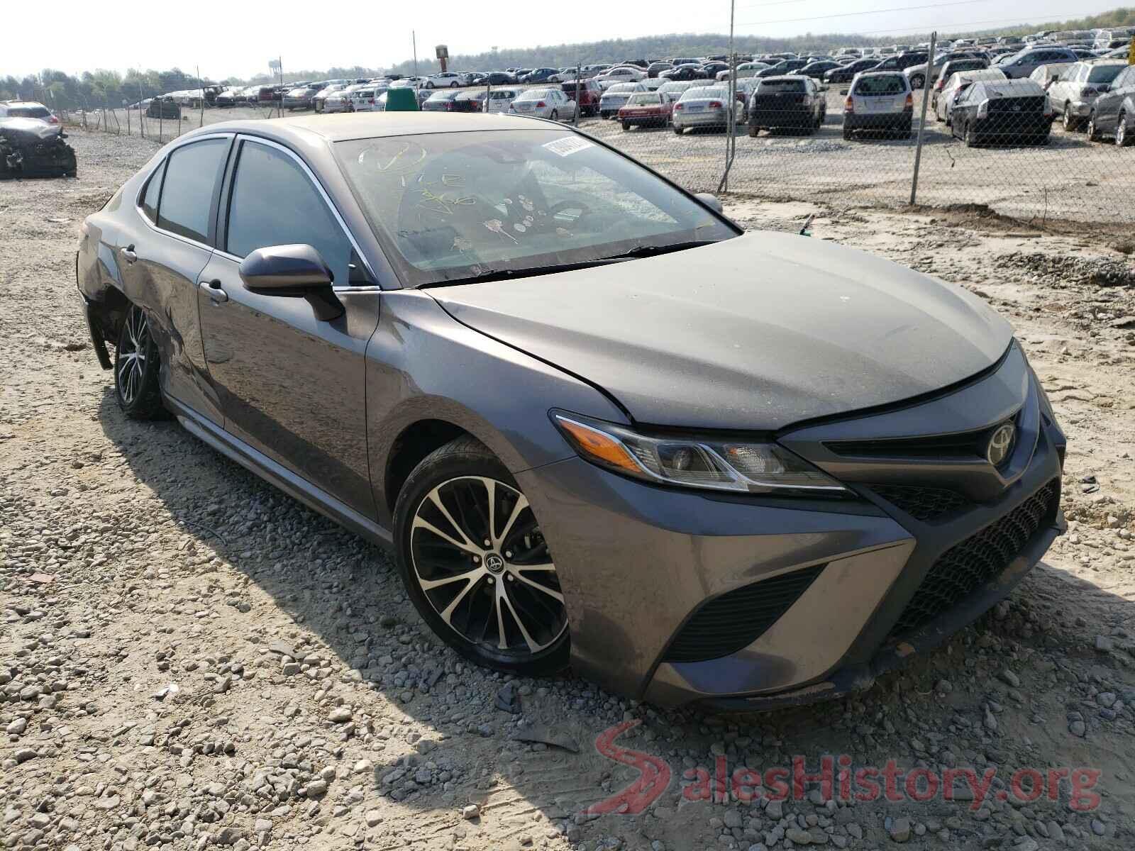 4T1B11HK2JU090789 2018 TOYOTA CAMRY