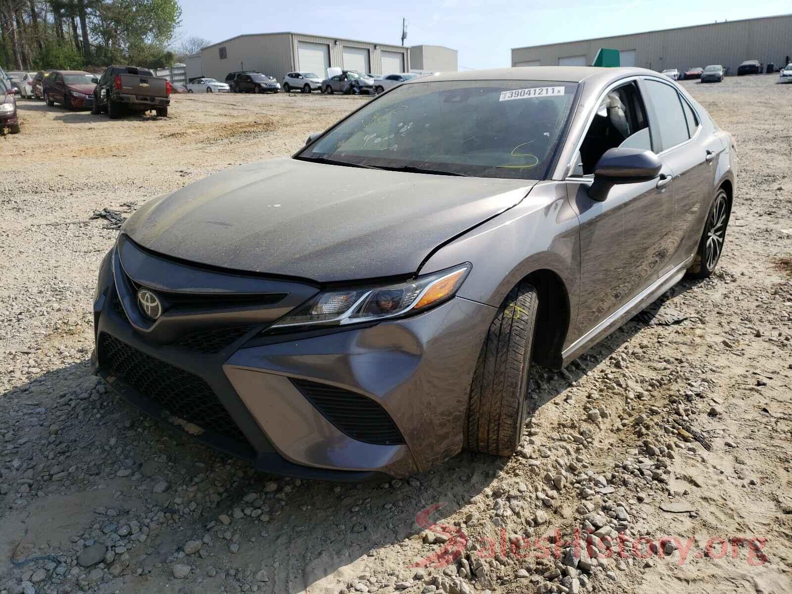 4T1B11HK2JU090789 2018 TOYOTA CAMRY