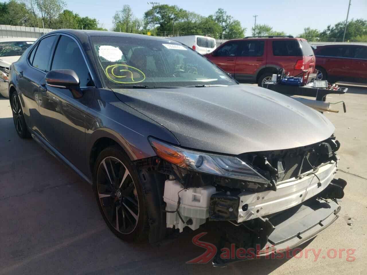 4T1B61HK1JU517445 2018 TOYOTA CAMRY