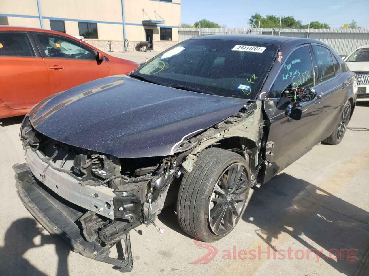 4T1B61HK1JU517445 2018 TOYOTA CAMRY