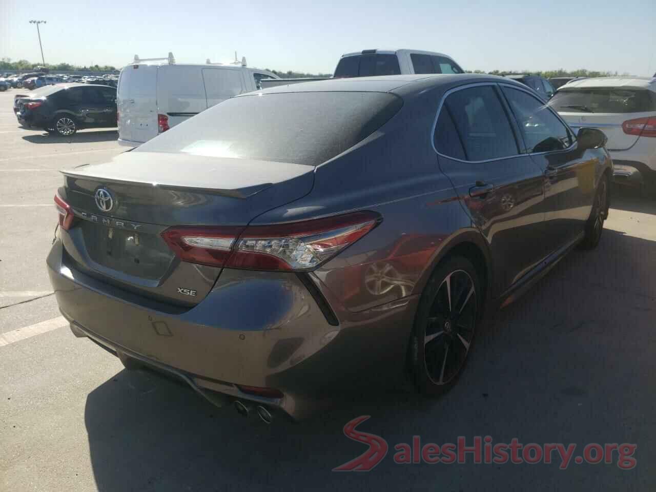 4T1B61HK1JU517445 2018 TOYOTA CAMRY