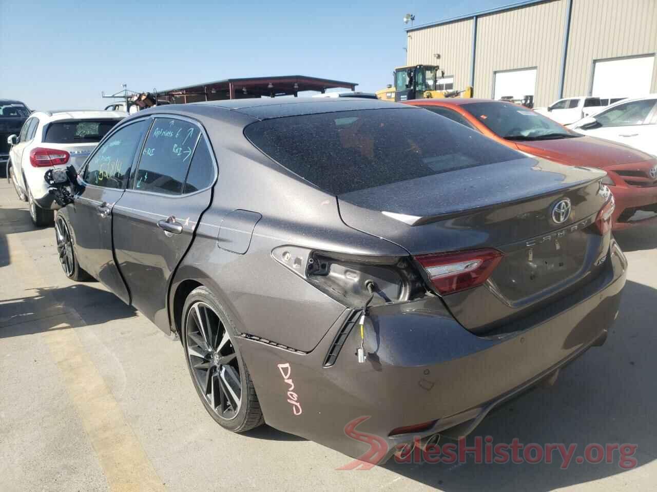 4T1B61HK1JU517445 2018 TOYOTA CAMRY