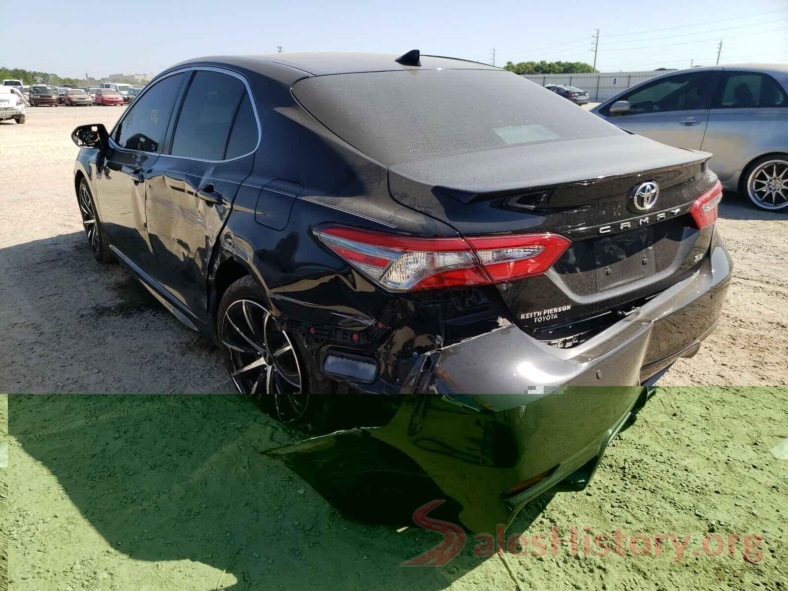 4T1B11HK0JU644802 2018 TOYOTA CAMRY