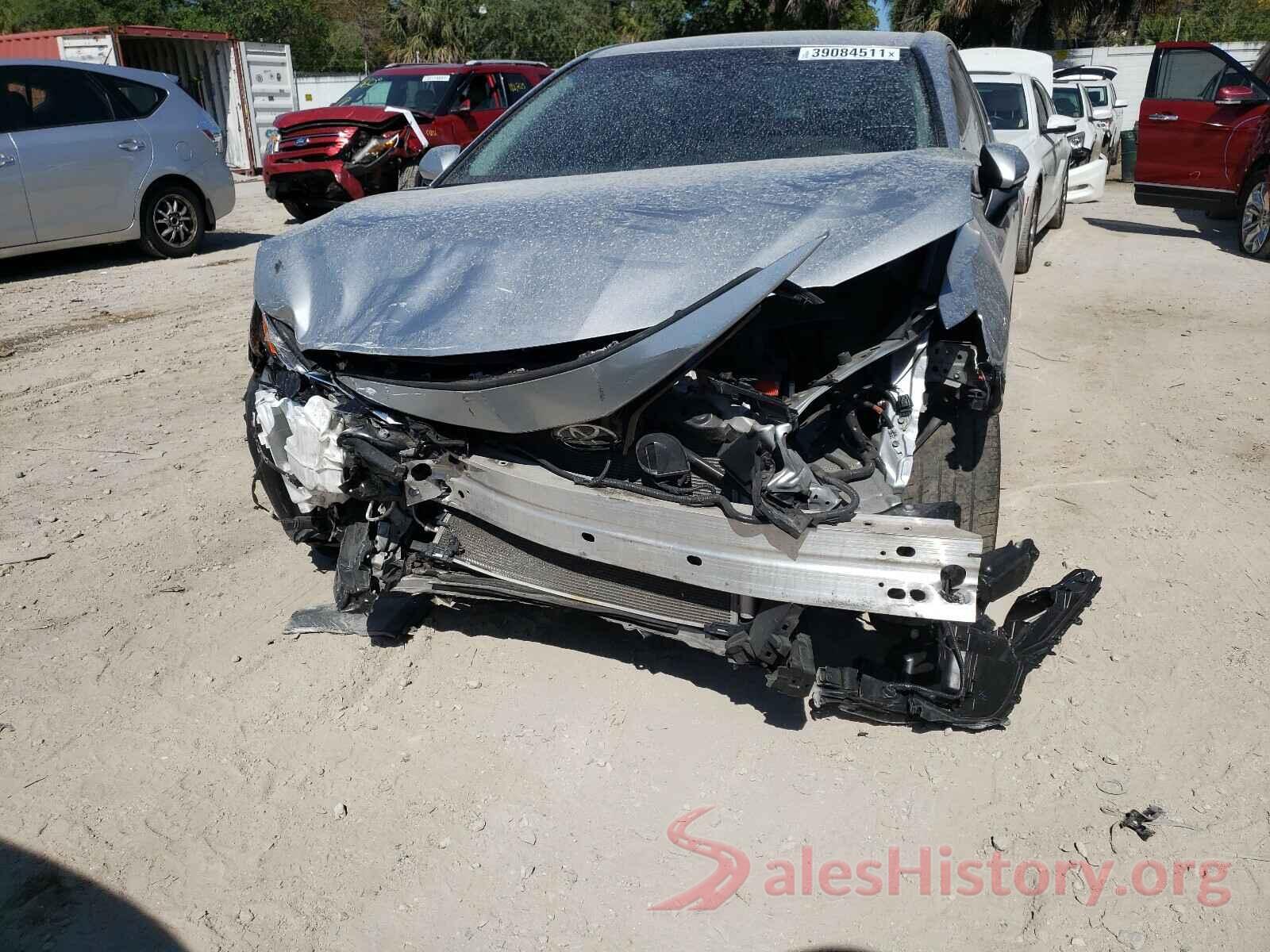 4T1B11HK3JU119779 2018 TOYOTA CAMRY