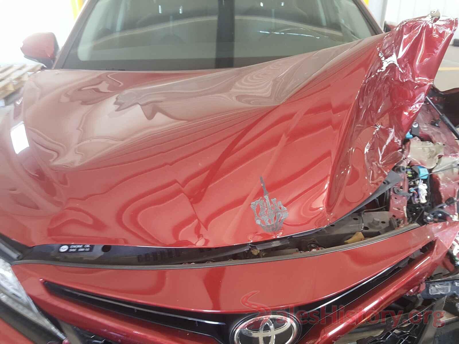 4T1B61HK2JU614833 2018 TOYOTA CAMRY