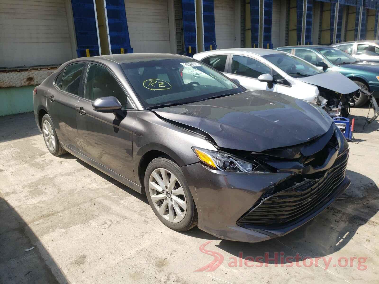 4T1B11HK6JU081500 2018 TOYOTA CAMRY