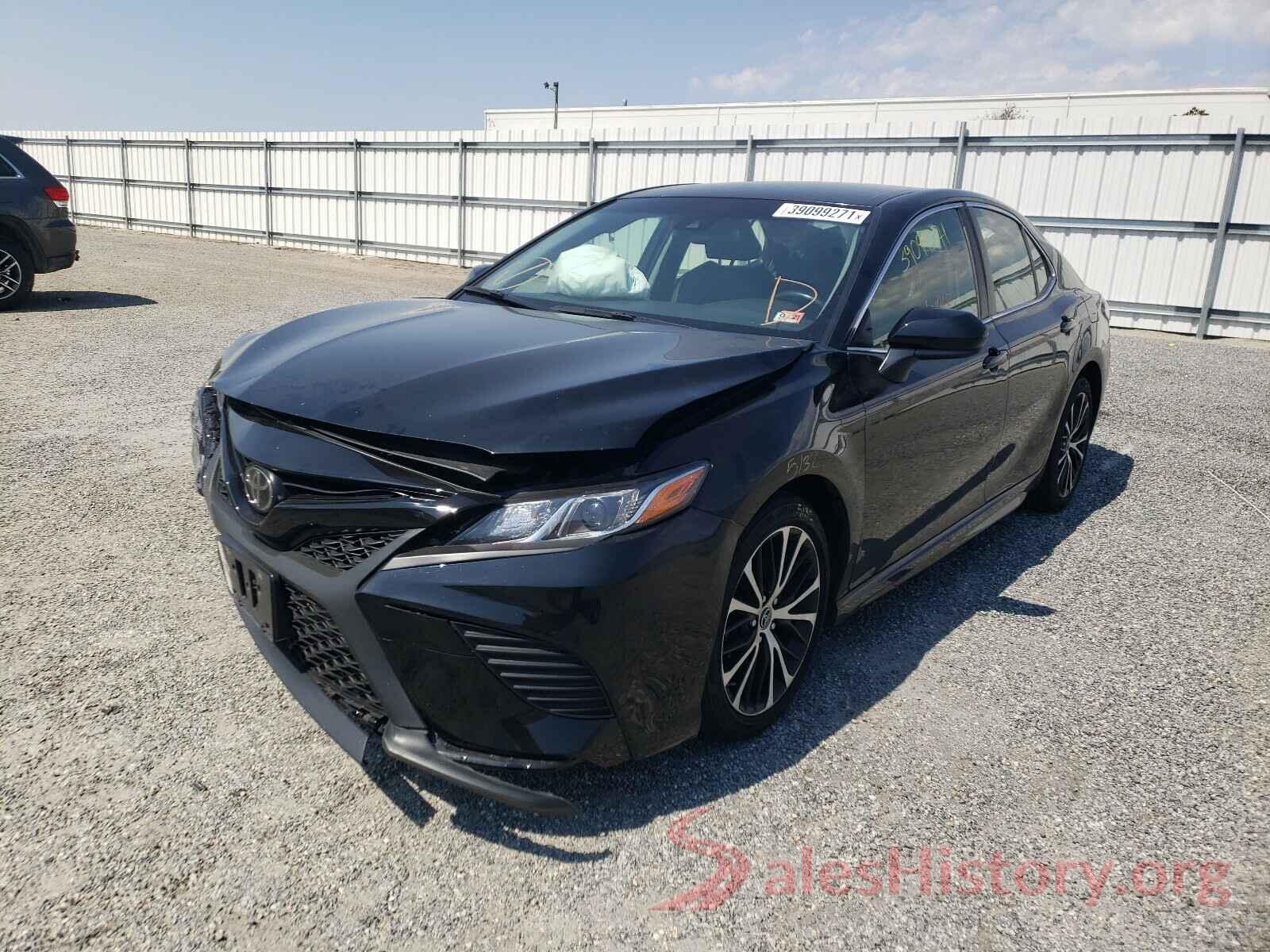 JTNB11HK9J3024956 2018 TOYOTA CAMRY