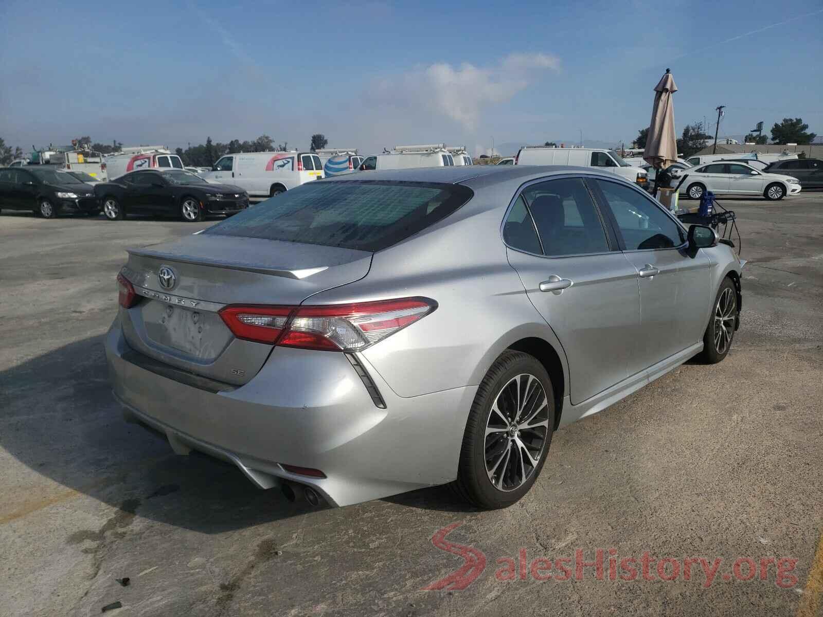 4T1B11HK2JU624955 2018 TOYOTA CAMRY