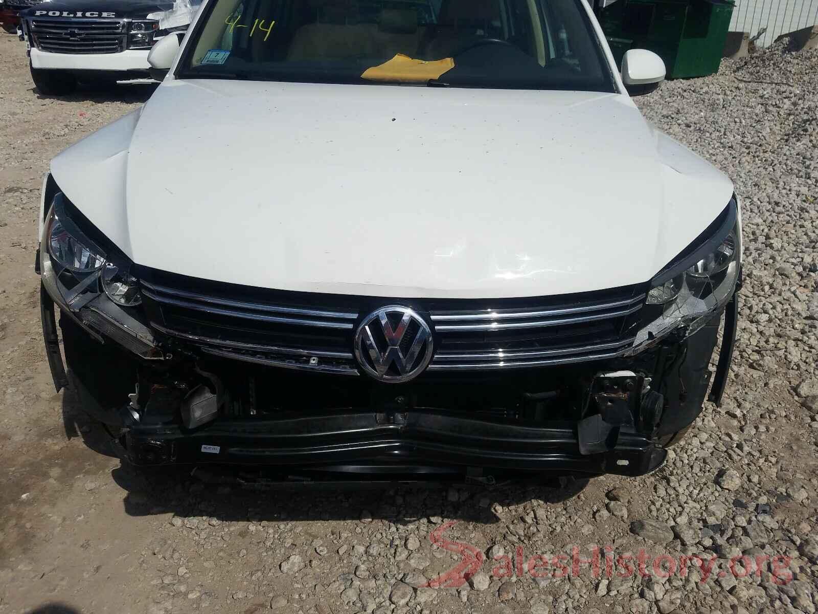 WVGSV7AX5HK025356 2017 VOLKSWAGEN TIGUAN