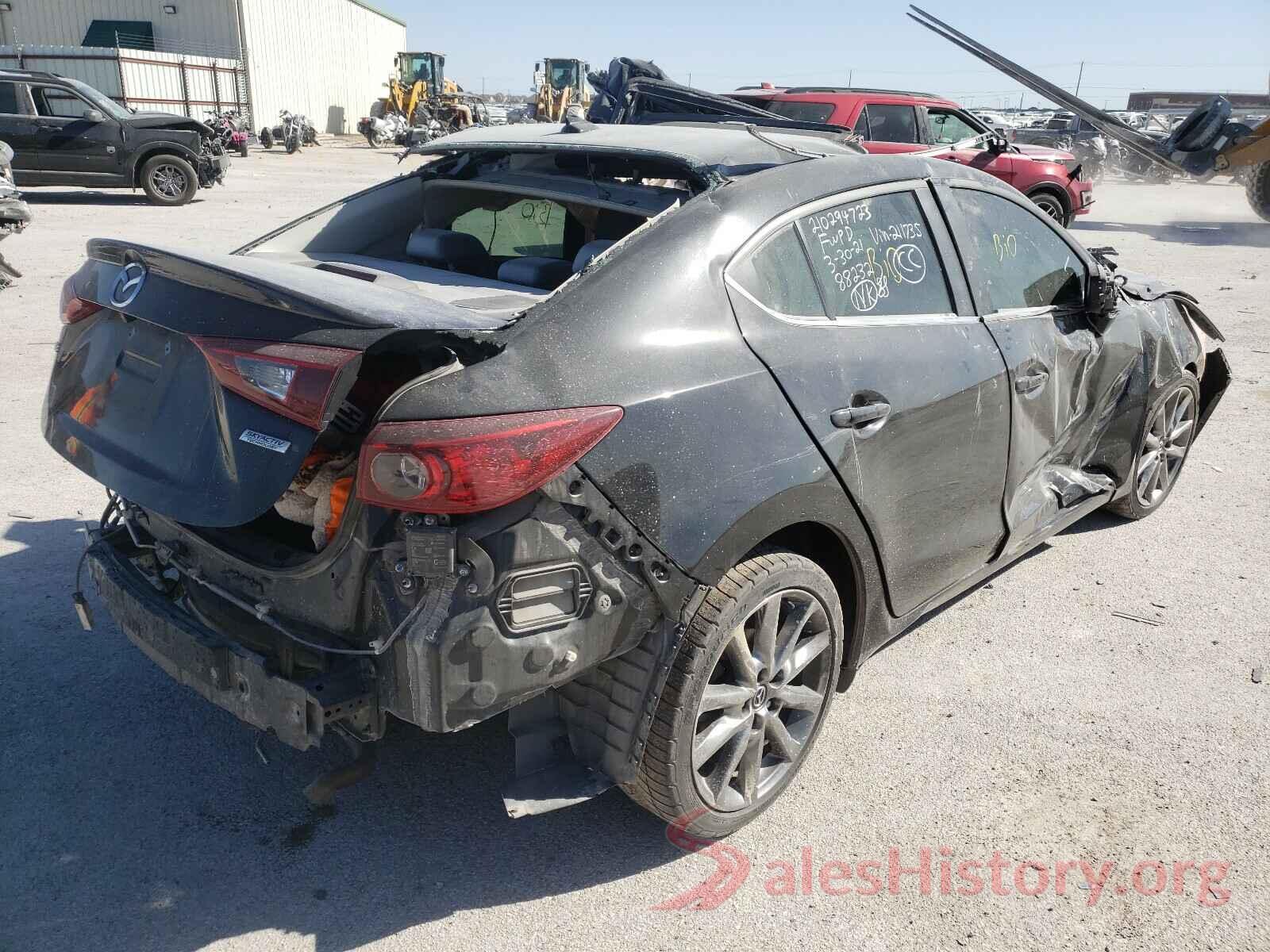 3MZBN1V36JM211735 2018 MAZDA 3