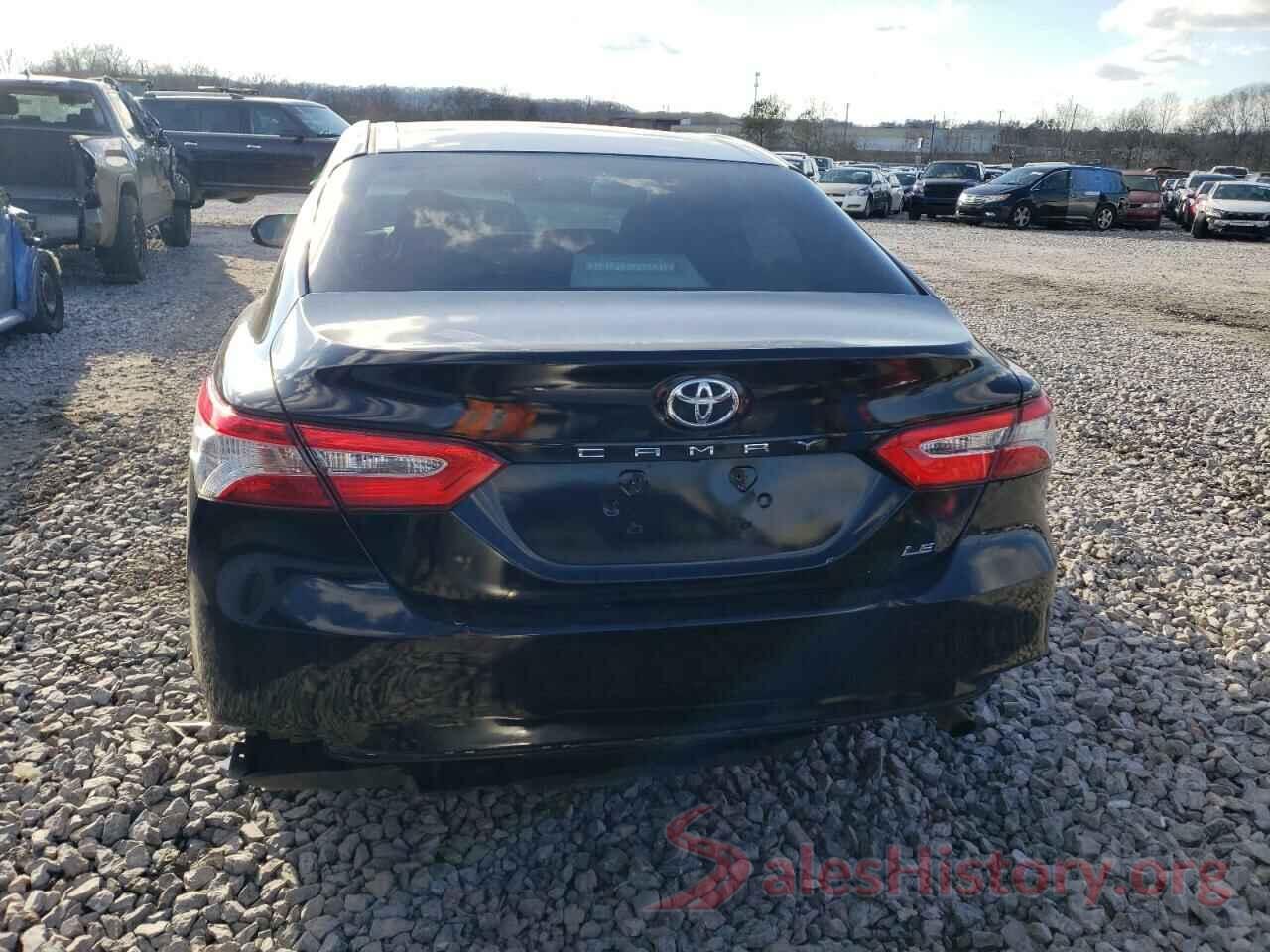 4T1B11HK1JU531067 2018 TOYOTA CAMRY