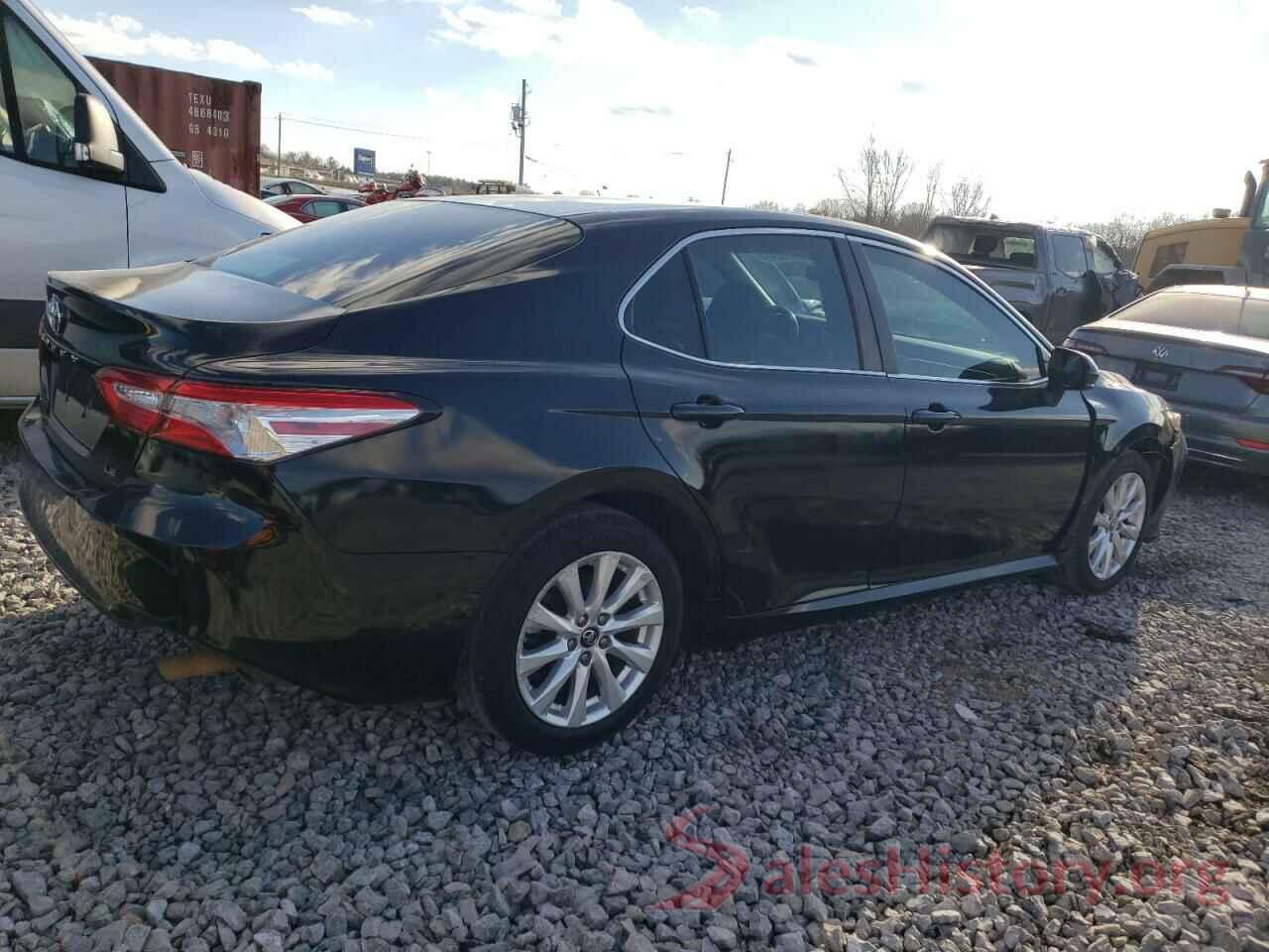 4T1B11HK1JU531067 2018 TOYOTA CAMRY