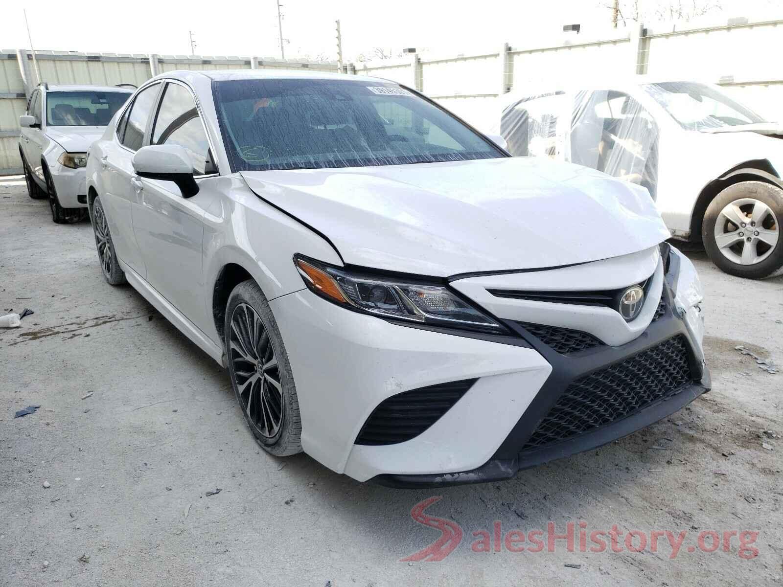 4T1B11HK4JU575953 2018 TOYOTA CAMRY