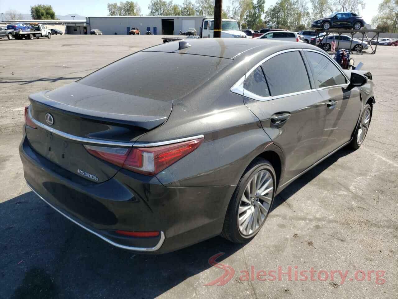 JTHB21B13K2025673 2019 LEXUS ES300