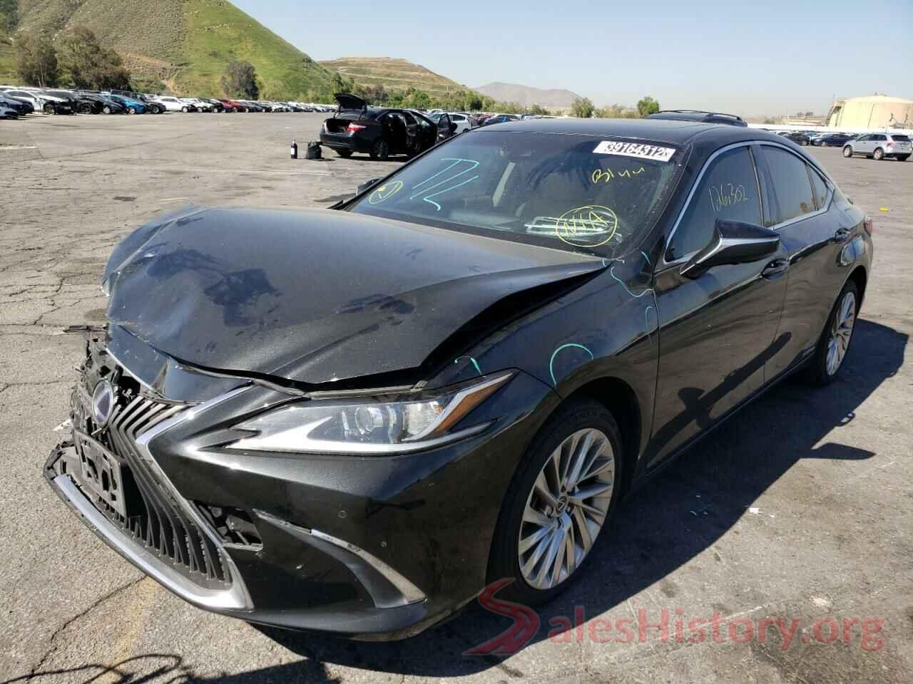 JTHB21B13K2025673 2019 LEXUS ES300