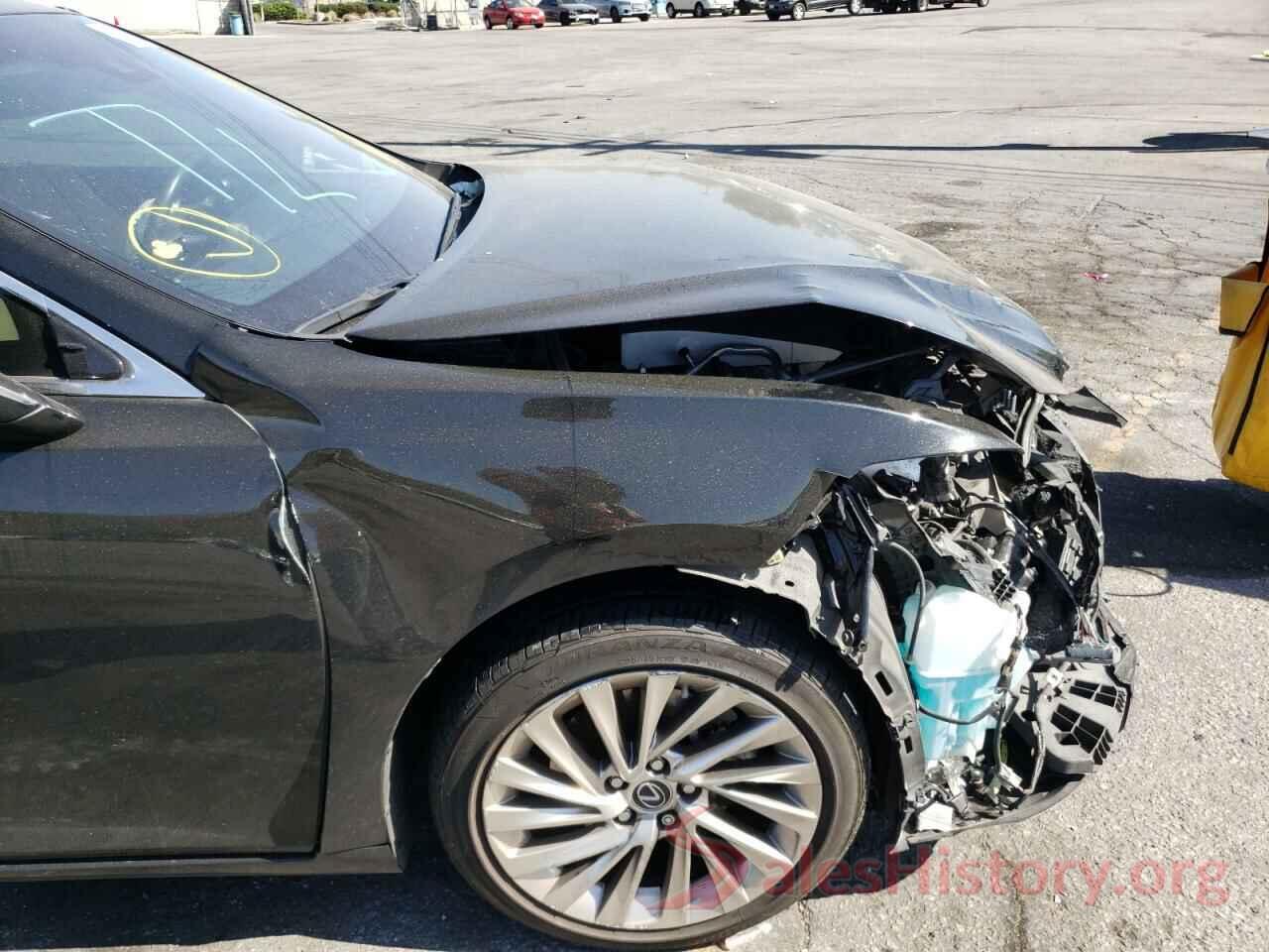 JTHB21B13K2025673 2019 LEXUS ES300