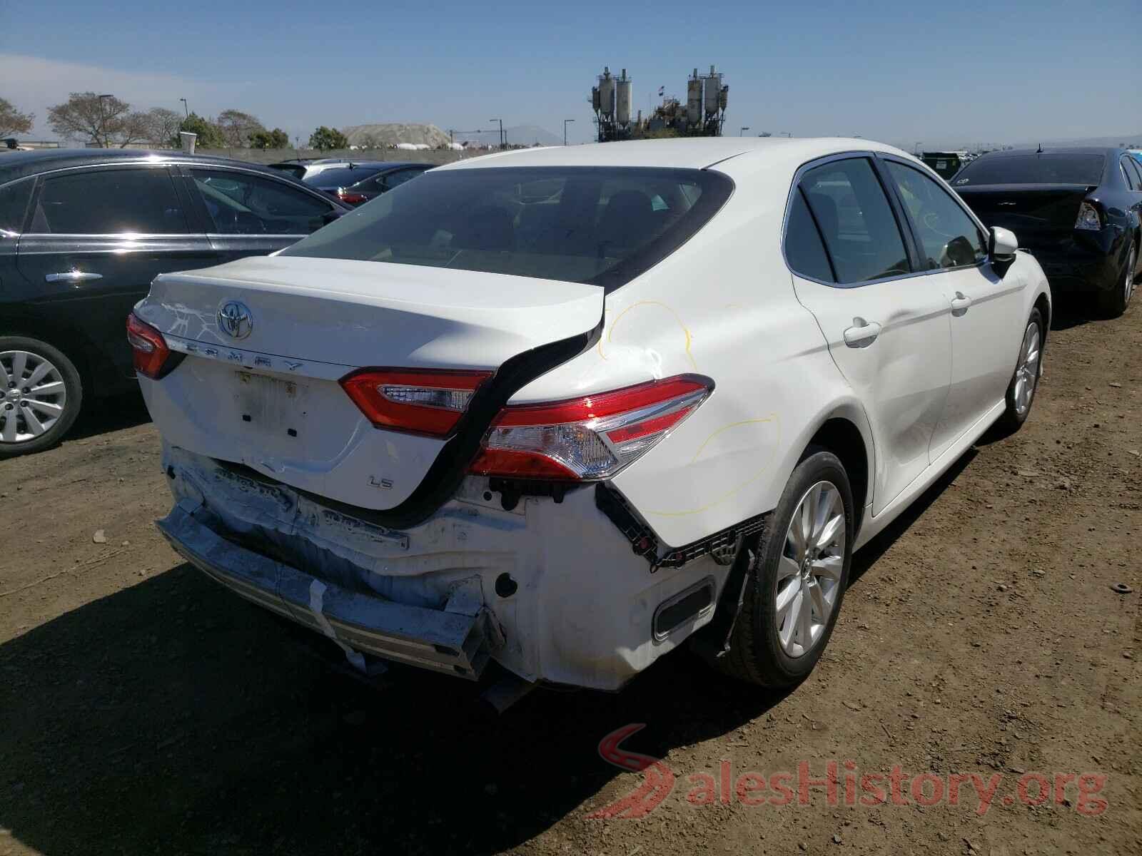 JTNB11HK1J3044697 2018 TOYOTA CAMRY