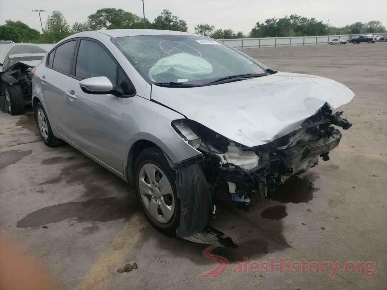 3KPFK4A75JE193259 2018 KIA FORTE