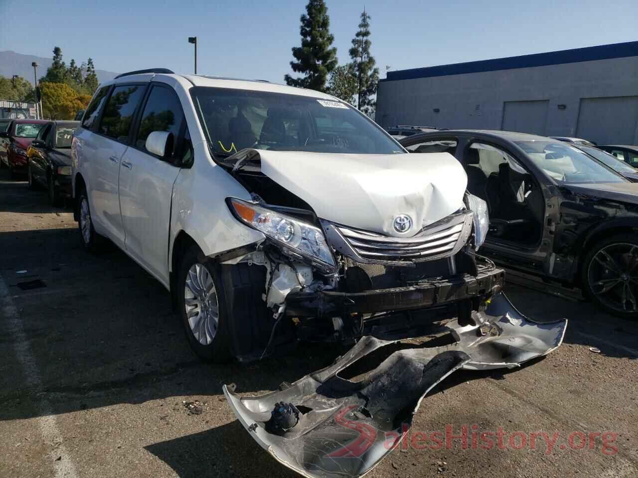 5TDYZ3DC4HS805071 2017 TOYOTA SIENNA