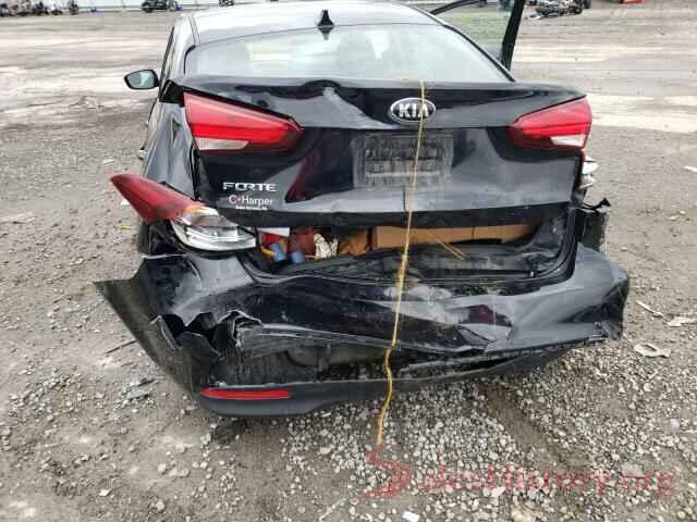 3KPFK4A72JE237525 2018 KIA FORTE