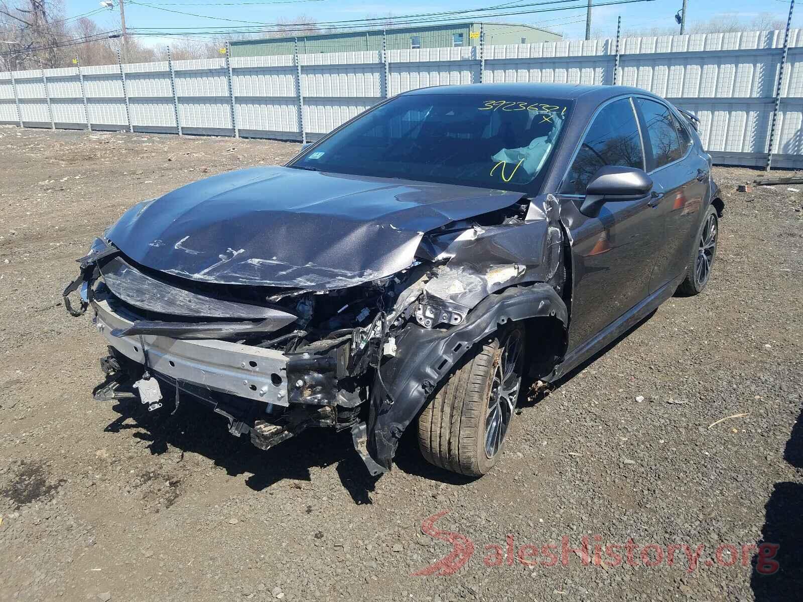 4T1B11HK2KU261297 2019 TOYOTA CAMRY