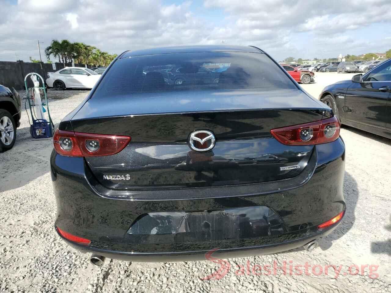 JM1BPAA72M1326887 2021 MAZDA 3