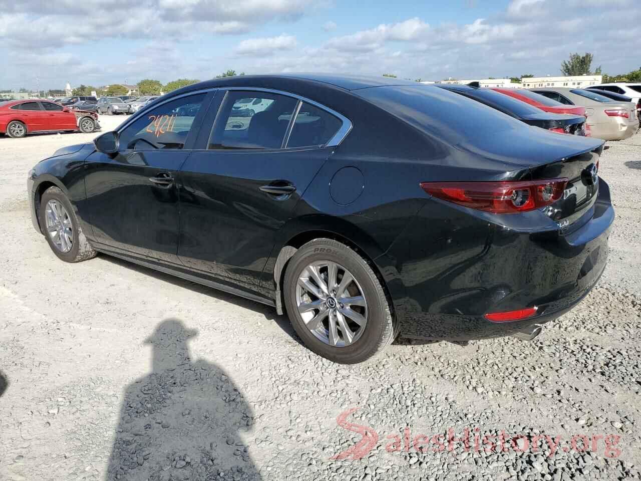 JM1BPAA72M1326887 2021 MAZDA 3