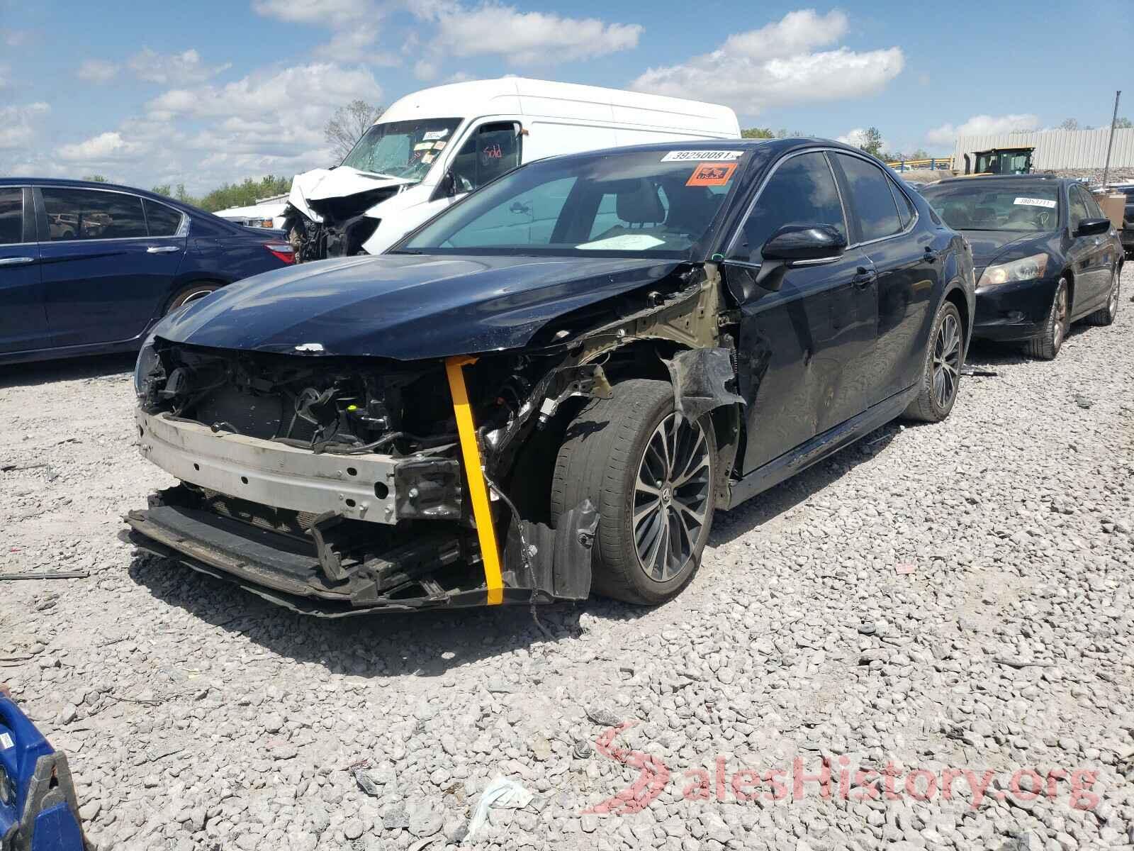 4T1B11HK6JU033639 2018 TOYOTA CAMRY