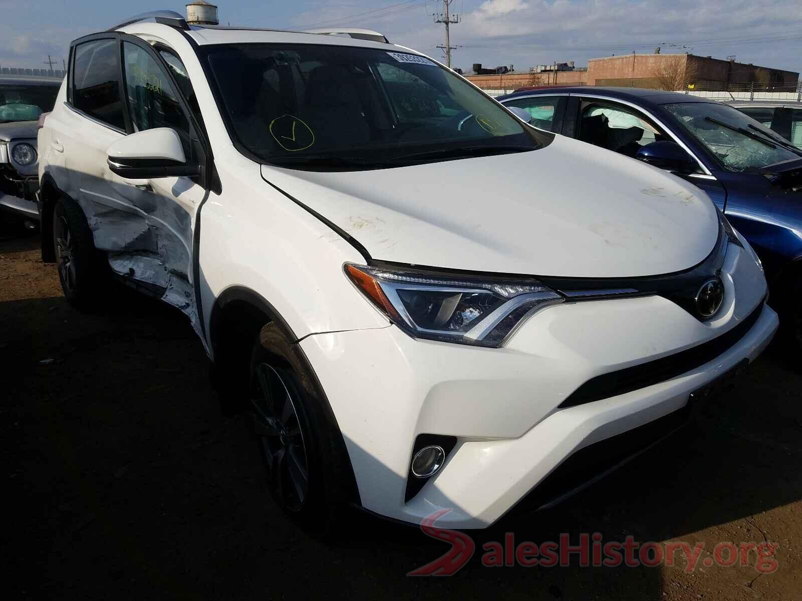 2T3RFREVXHW631568 2017 TOYOTA RAV4