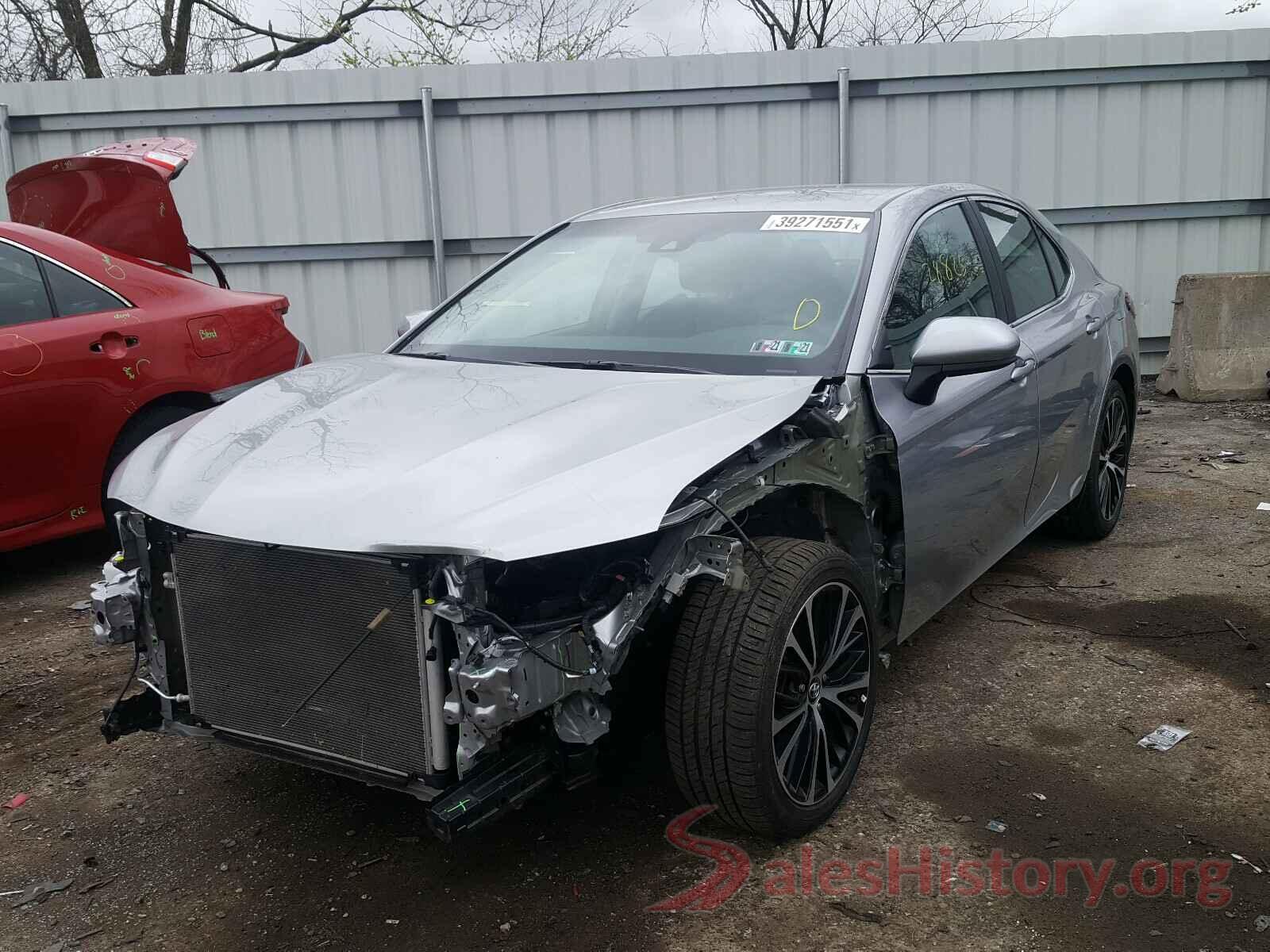 4T1B11HK2JU646194 2018 TOYOTA CAMRY