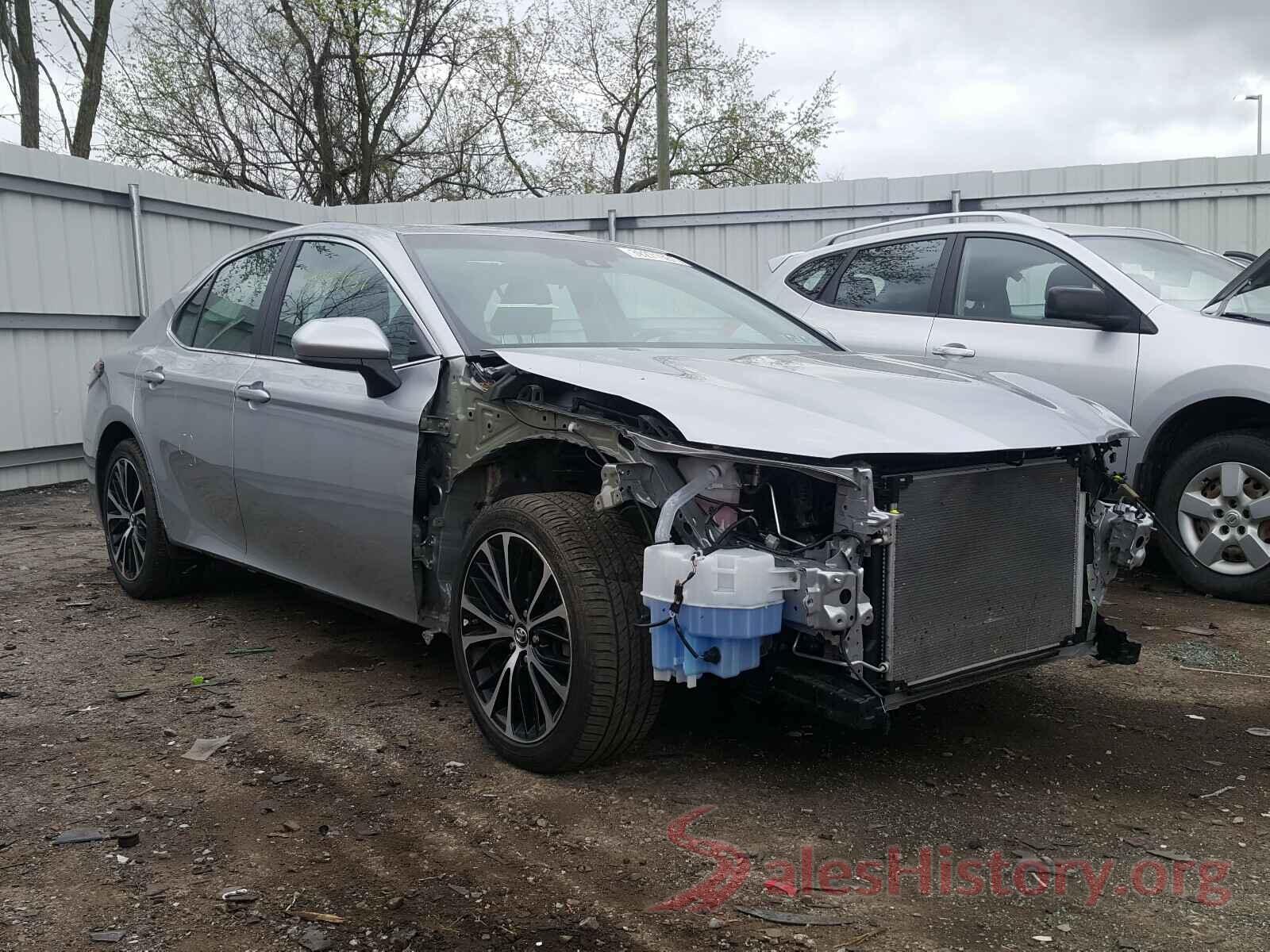 4T1B11HK2JU646194 2018 TOYOTA CAMRY