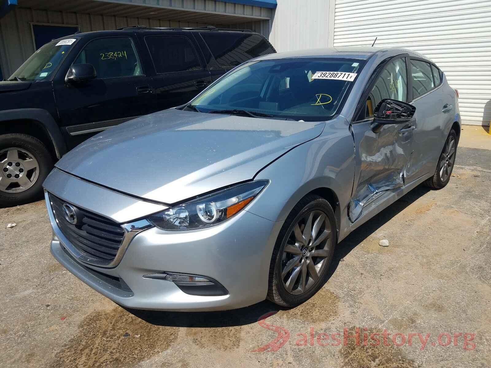 3MZBN1L34JM202616 2018 MAZDA 3