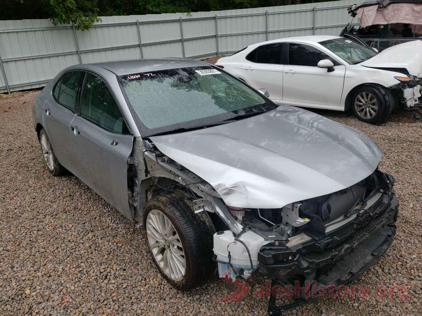 4T1B11HK1JU500708 2018 TOYOTA CAMRY