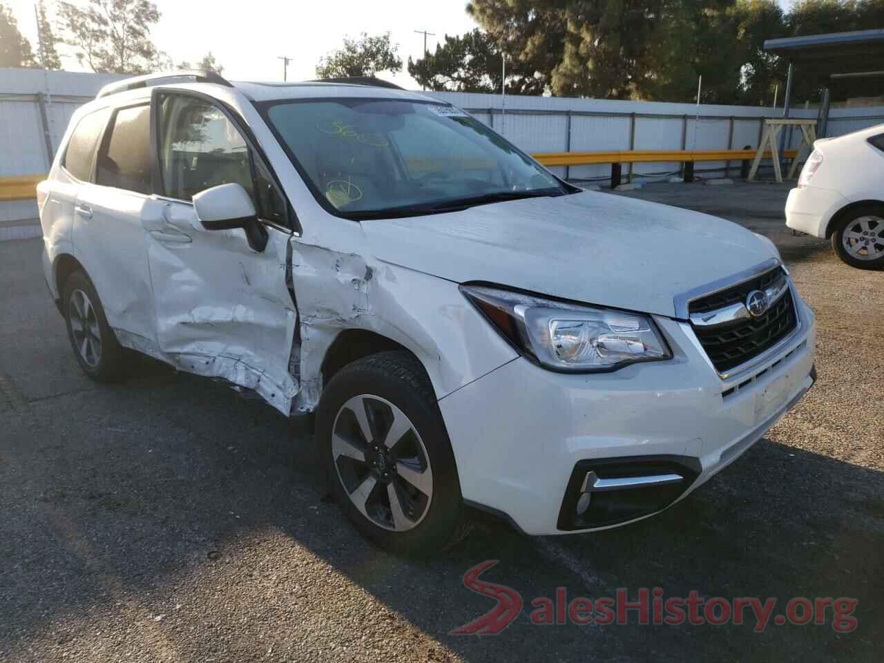 JF2SJAJC5JH511079 2018 SUBARU FORESTER